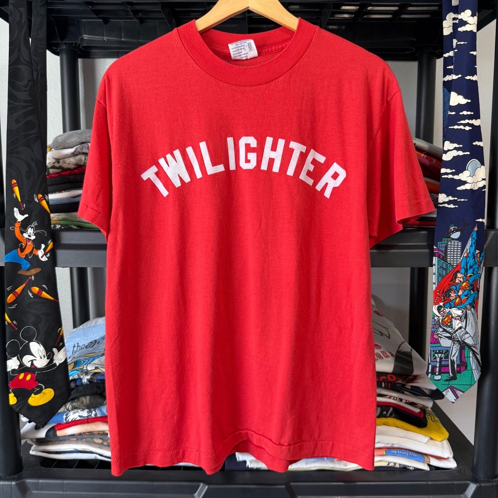 Vintage Red Twilighter Graphic T-Shirt Size L Light Marks